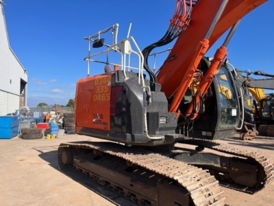 2014 Hitachi ZX225USRLC-5B Excavator - 4