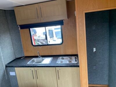 2000 Iveco Cargo 75E15 4x2 Horsebox - 7