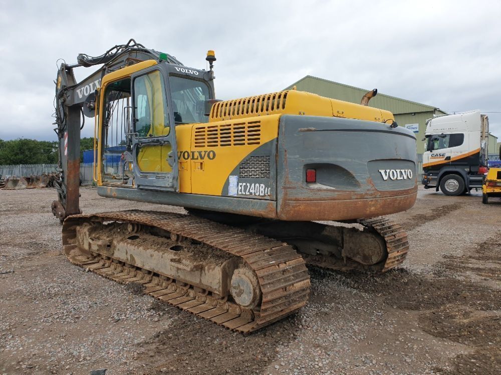 Экскаватор volvo ec240blc prime