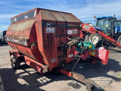 HI Spec Single Axle Super 10 Mixmax Feeder