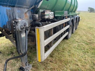 2003 Whale Triaxle Stainless Steel Vac Tank Trailer - 7