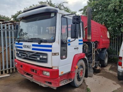 2004 Volvo FL6 Johnston Sweeper