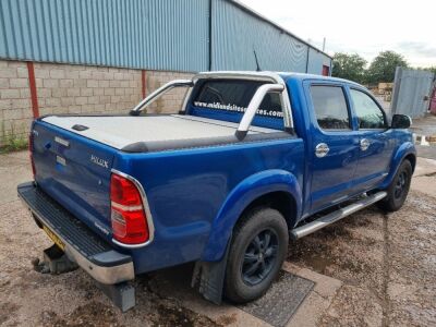 2015 Toyota Hilux Invincible D/C Pick Up - 4