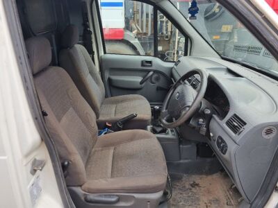 2005 Ford Transit Connect Van - 8