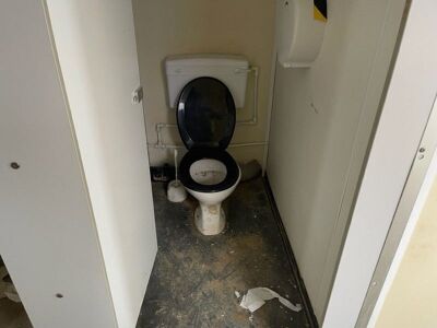 18 x 9  Jackleg Toilet Block - 10