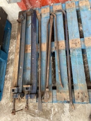 Quantity of Pry Bars & Clamps - 2