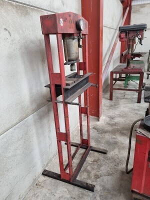 30 ton Hydraulic Press - 6