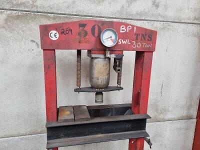 30 ton Hydraulic Press - 7