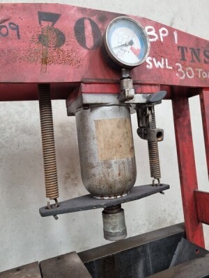 30 ton Hydraulic Press - 8