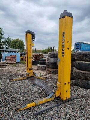 2004 Bradbury 3000Kgs 2903 2 Post Lift