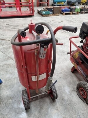 2012 Clarke XH-SB20 63L Sandblaster - 2