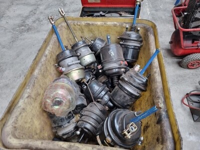 Quantity of Spring Brake Chambers - 2