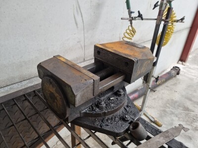 Steel Bench & Vice - 5