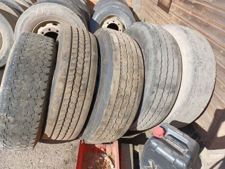 5 x 315 / 80 / 22.5 Tyres