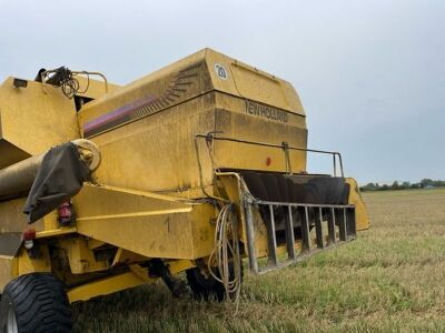 2002 New Holland TX68 Combine Harvester - 11