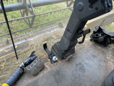 2002 New Holland TX68 Combine Harvester - 32