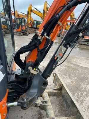 2018 Hitachi ZX33U-5A CLR Mini Digger - 11