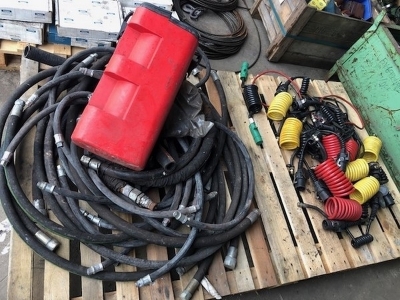 Qty of Hydraulic Hoses, Air & Electrical Suzies