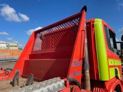 2009 Scania P230 4x2 Skip Loader - 11