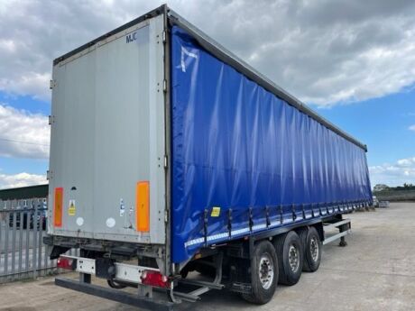 2010 Schmitz Triaxle Curtainside Trailer