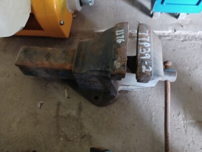 Bench Vise