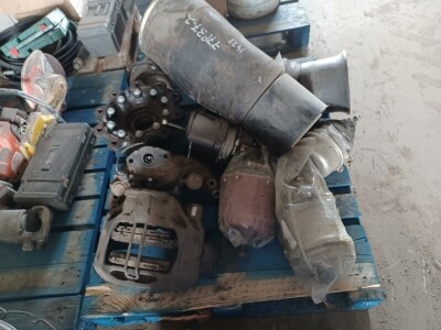 Quantity of Break Chambers, Calipers, Hubs & Air Bags - 2