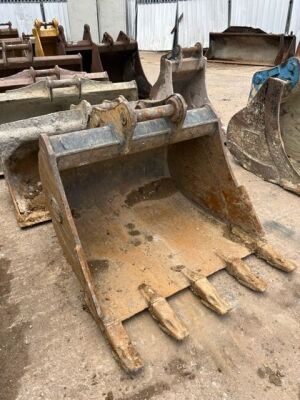 Strickland 4ft Digging Bucket - 65mm pins  - 2