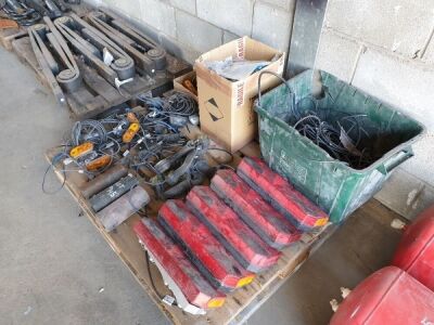 Pallet of Trailer Spares & Light Units - 3