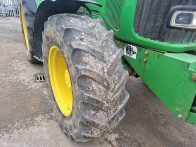 2002 John Deere 6820 4WD Tractor - 6
