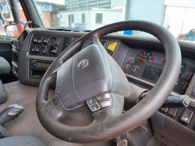 2011 Volvo FM500 Globetrotter 6x2 Midlift Tractor Unit - 8