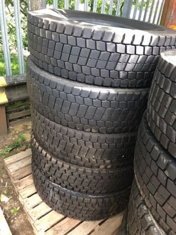 5 x Bridgestone 295 80 Tyres