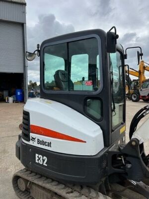 2015 Bobcat E32 Mini Digger  - 4