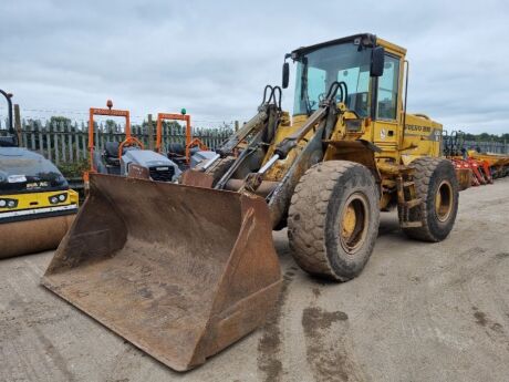 Volvo L90B Loading Shovel 