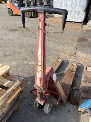 Pallet Truck - 2