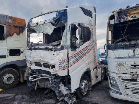 2017 Volvo FH Globetrotter 6x2 Midlift Tractor Unit