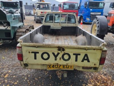 2000 Toyota Hilux 2.4D Pickup - 10