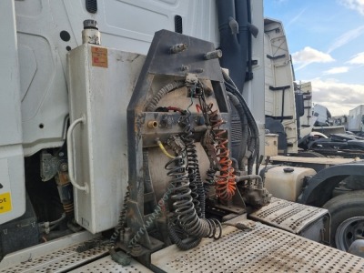 2014 Mercedes Arocs 2645 6x4 Tractor Unit - 16