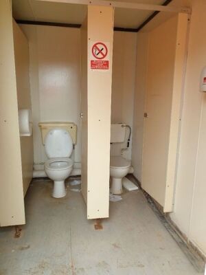 16' x 10' Jack Leg Toilet Block - 3