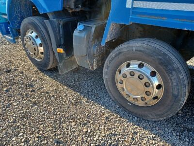 2015 Volvo FMX 8x4 Steel Body Tipper - 8
