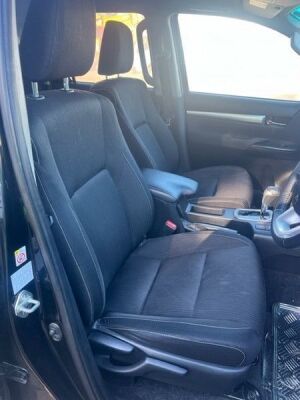 2017 Toyota Hilux Invincible Twin Cab Pick Up - 7