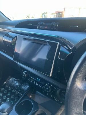 2017 Toyota Hilux Invincible Twin Cab Pick Up - 10