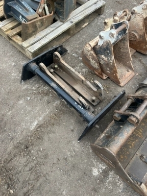 Pair of Hitch Brackets
