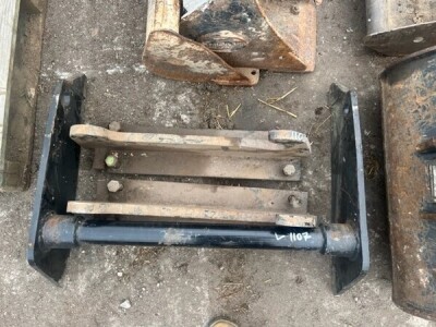 Pair of Hitch Brackets - 2