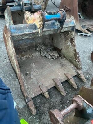 4ft Strickland Digging Bucket 65mm Pins 