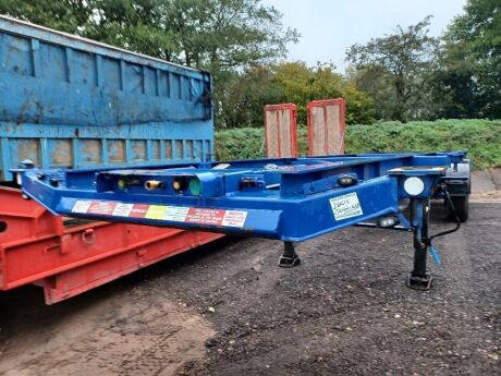 2004 Dennison Triaxle Sliding Skeletal Trailer