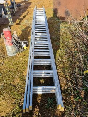 Titan CLA 3ST 30ft Triple Ladder - 4