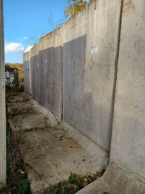 1x Poundfield L Shaped Interlocking Concrete Retaining Wall Panel