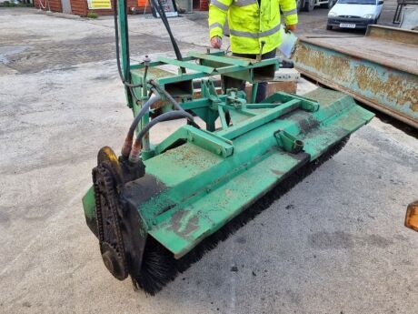 Hydraulic Yard Brush