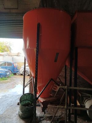 2x Feed Silos - 8