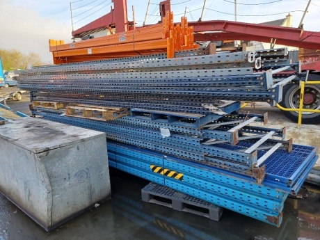 Quantity of Pallet Racking